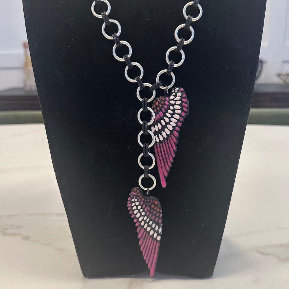 TOVA - Edgy Antique Pink and Silver Wing Pendant Statement Necklace - Picture 2 of 14
